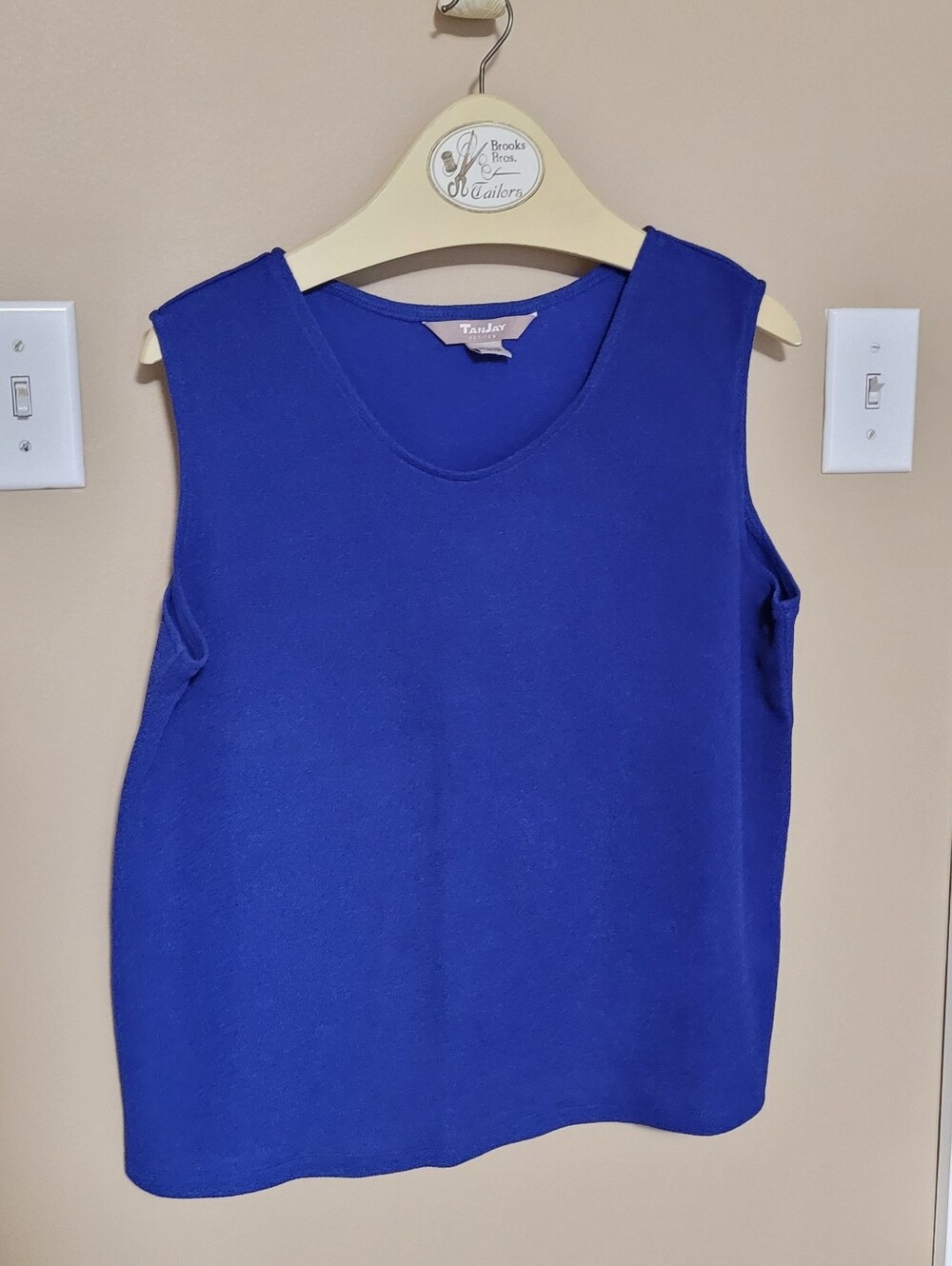 💚10 for $10💚 Bundle and save Scoop Neck Tank Top - Royal Blue